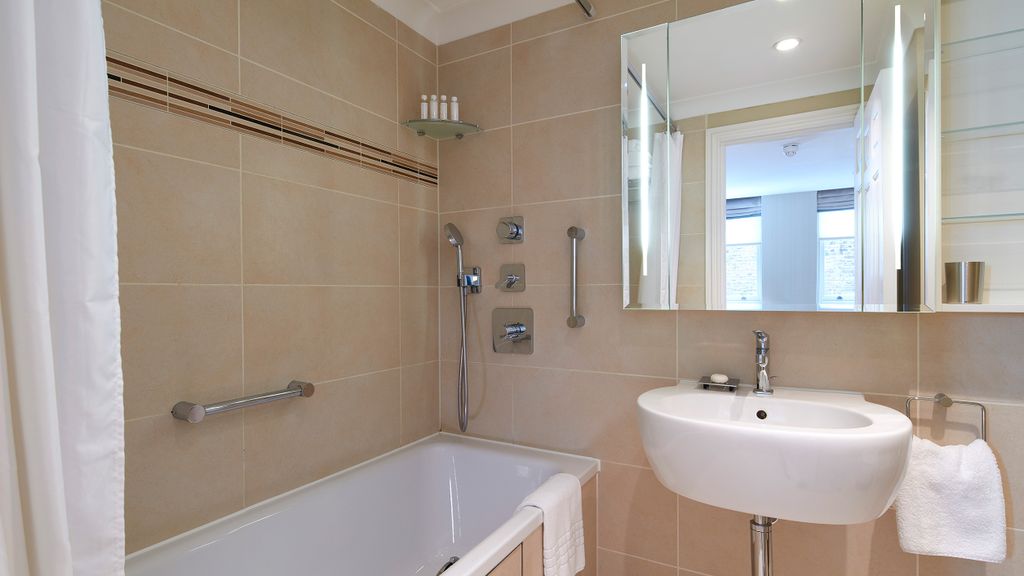 Property photo 2 of 6