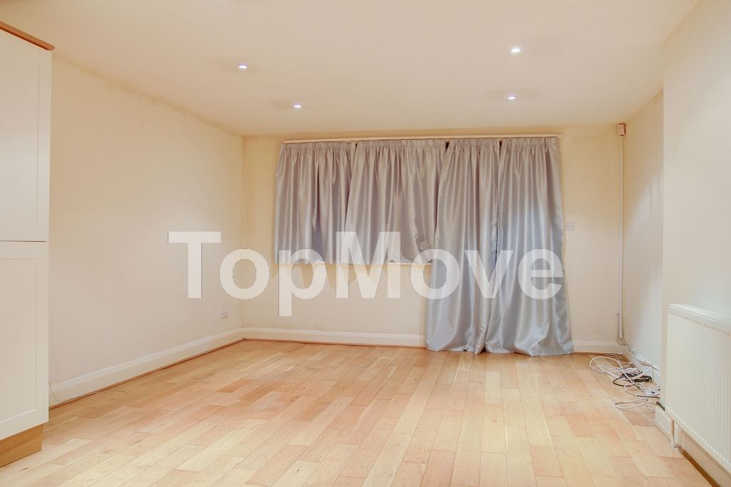 Property photo 2 of 7 Photo 2