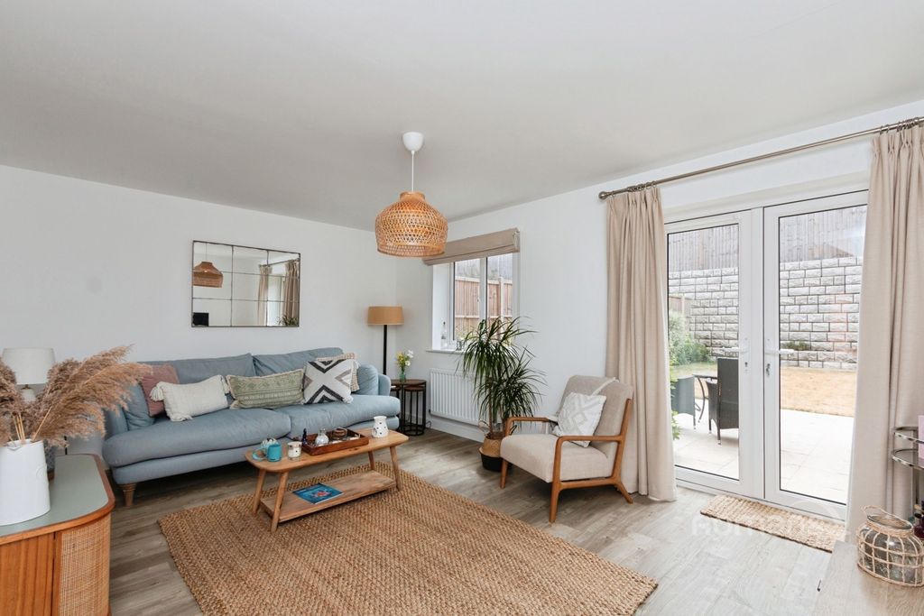 Property photo 2 of 14 Pbox-Img.Jpg