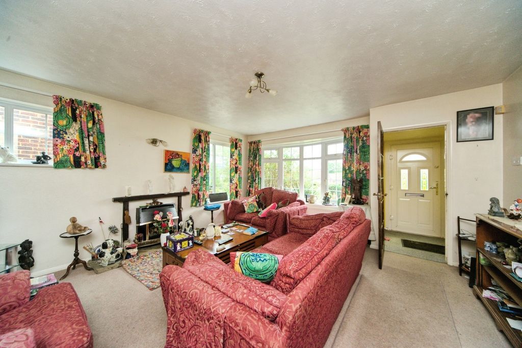 Property photo 2 of 17 Photo