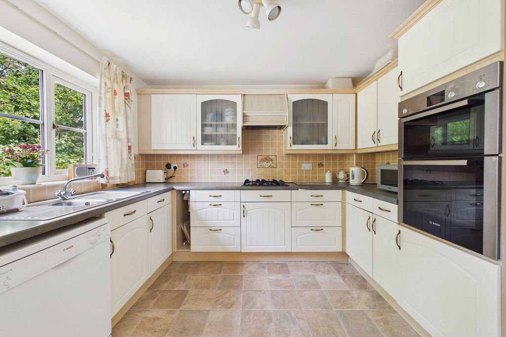 Property photo 2 of 18