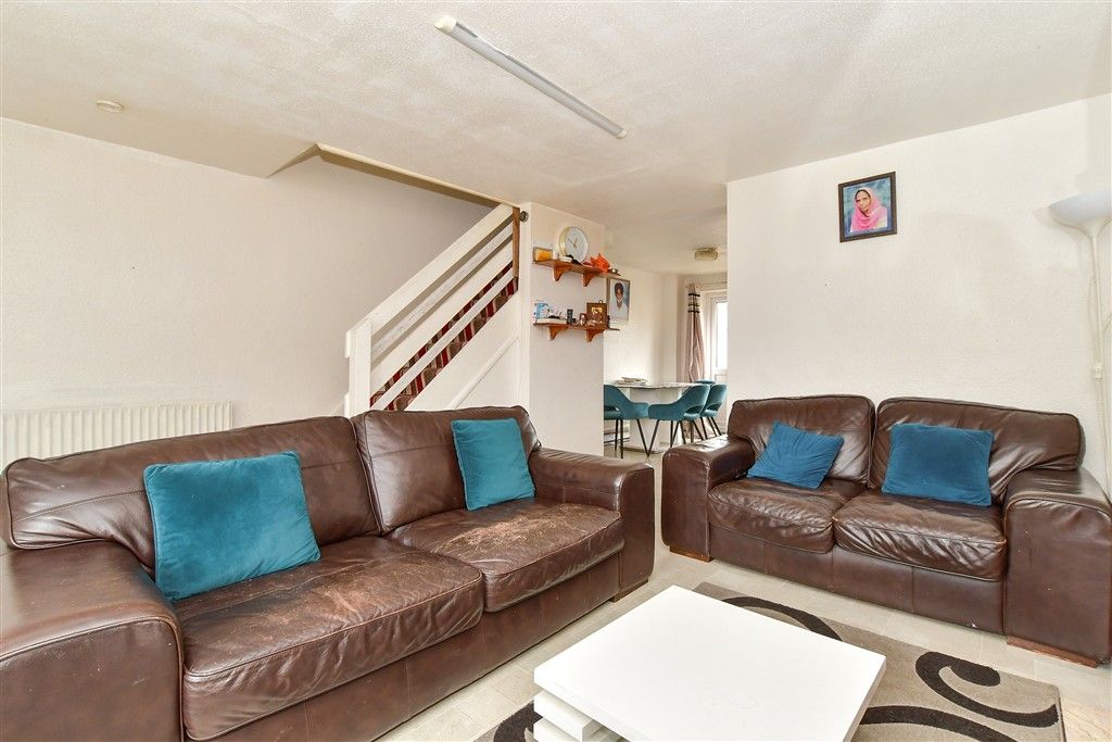 Property photo 2 of 13 Lounge