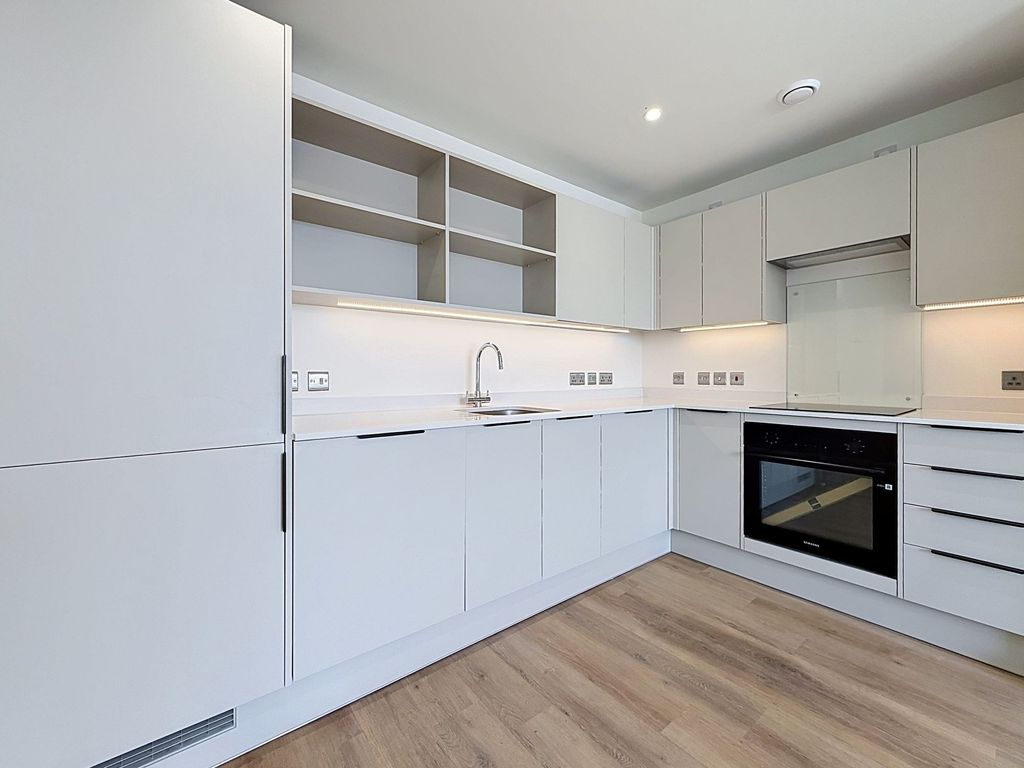 Property photo 2 of 19 Kitchen