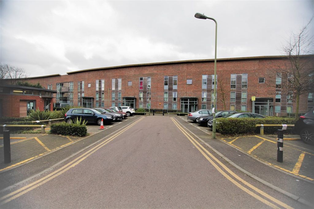 Property photo 1 of 2 (Main)