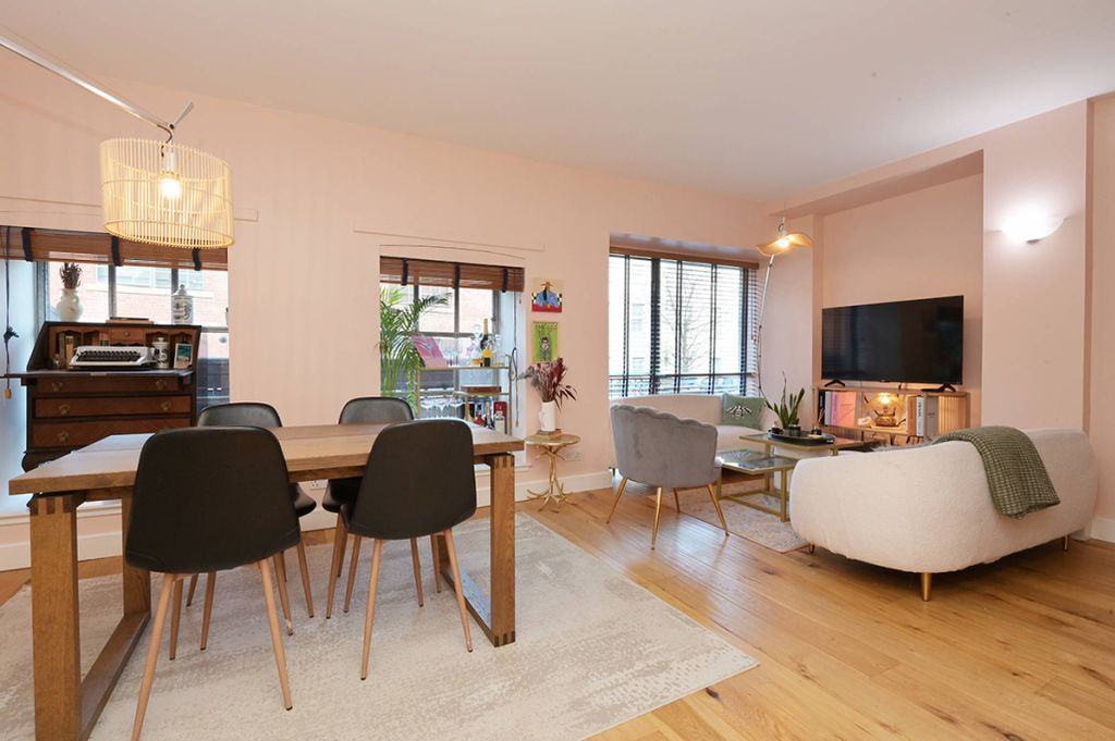 Property photo 2 of 22