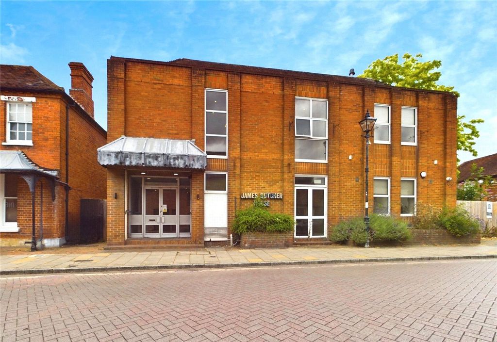 Property photo 1 of 8 Front