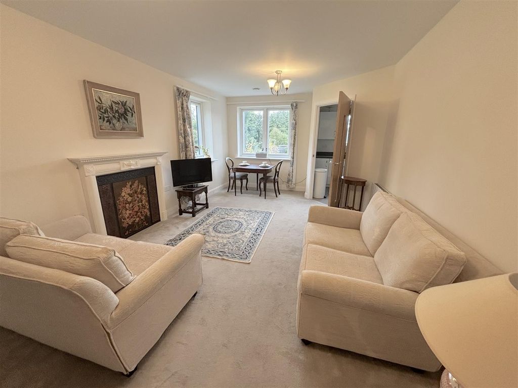 Property photo 3 of 11