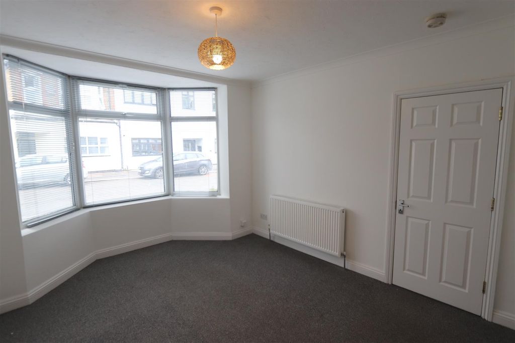 Property photo 2 of 7 Lounge