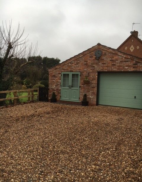 Property photo 2 of 10 Front