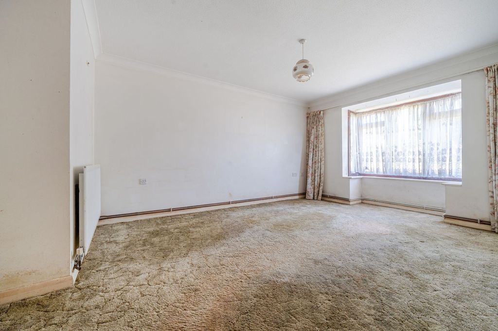 Property photo 2 of 11 Living Room