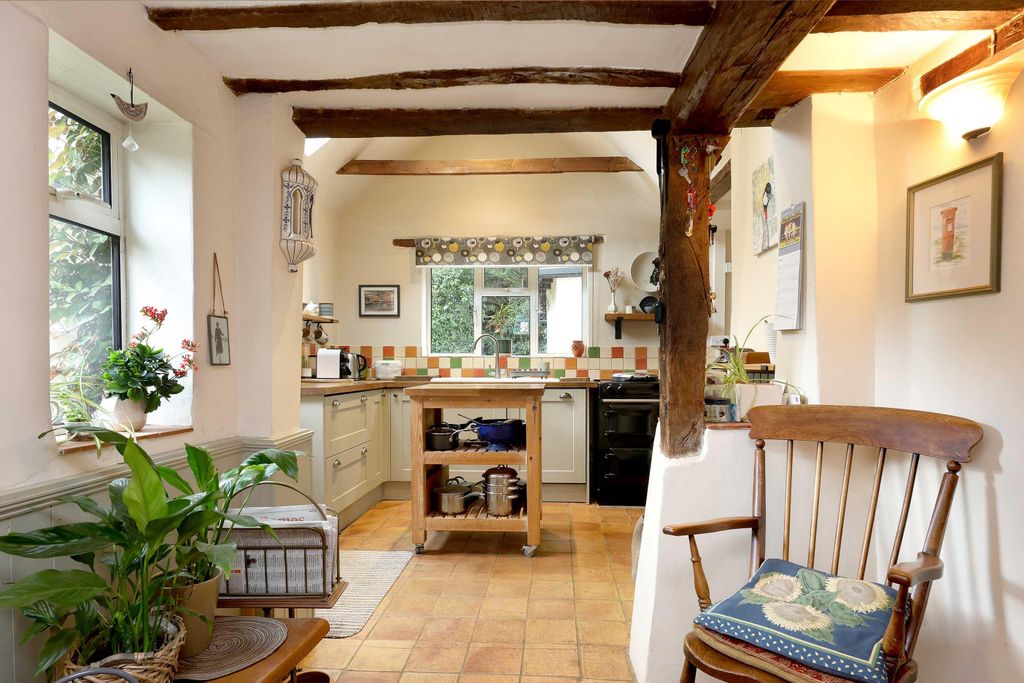 Property photo 2 of 33 Image