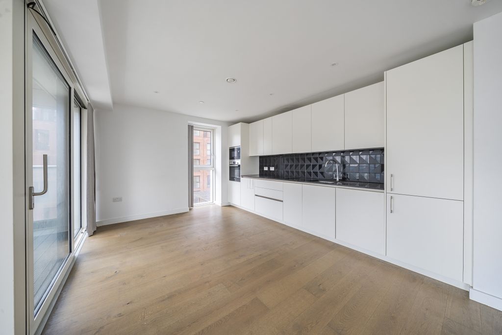 Property photo 2 of 16 1235260 (4)