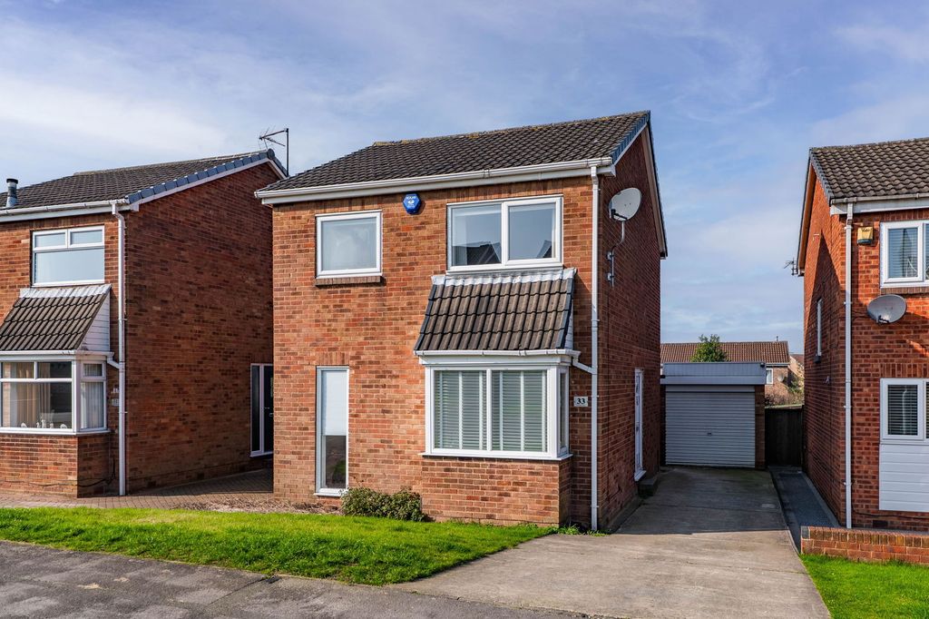 Property photo 1 of 27