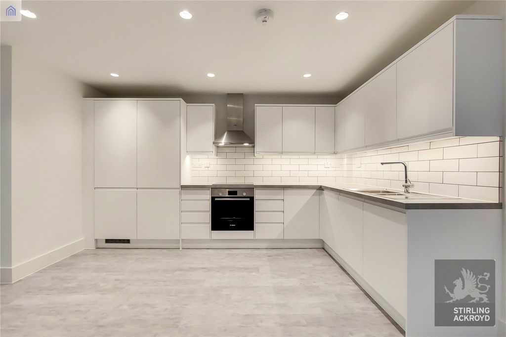 Property photo 2 of 15 Reception/Kitchen