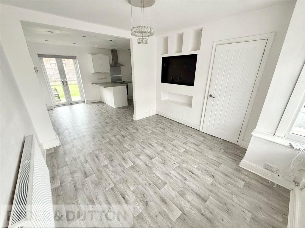 Property photo 2 of 20 Lounge