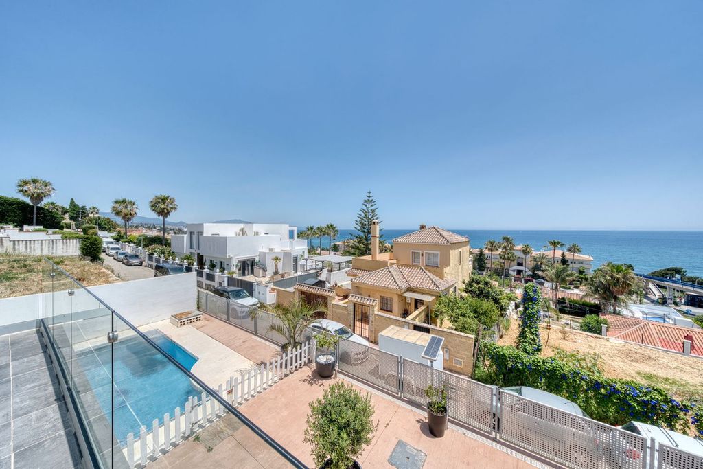 Property photo 2 of 39