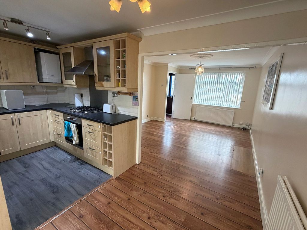 Property photo 2 of 11 Kitchen/Livingroom