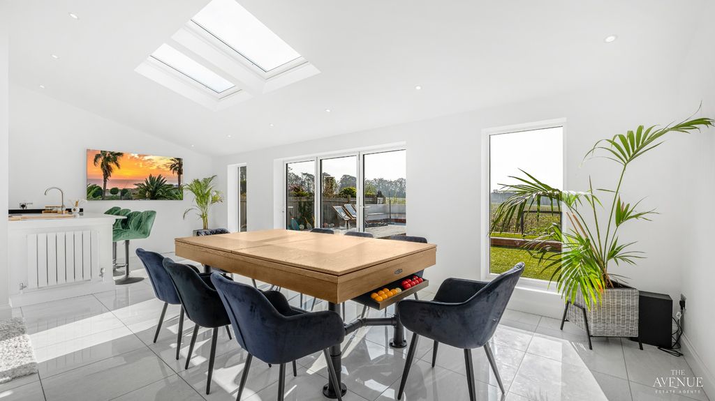 Property photo 3 of 39 3990837