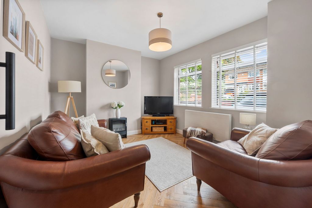 Property photo 2 of 40