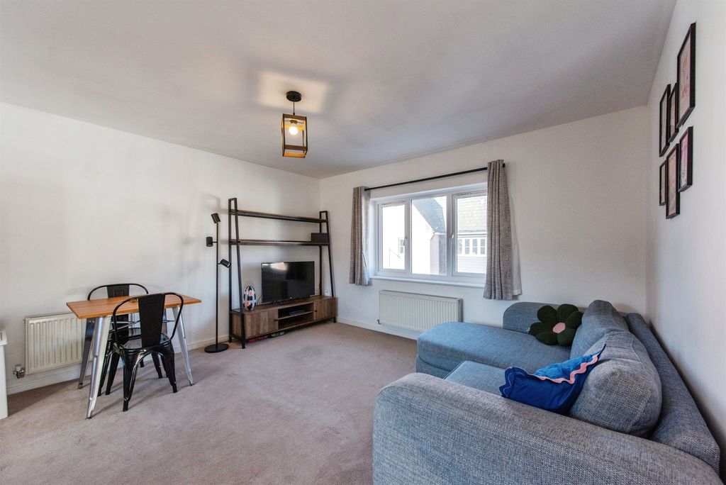 Property photo 2 of 10 Image