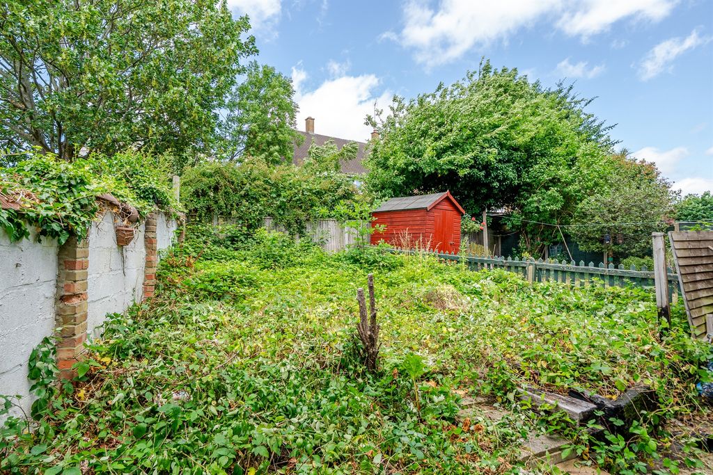 Property photo 2 of 12
