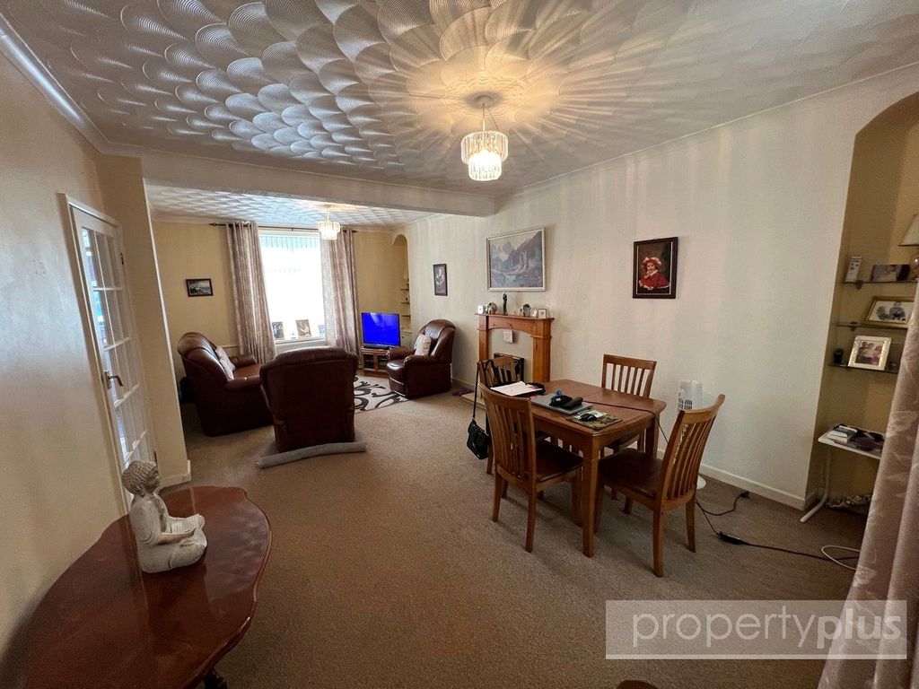 Property photo 2 of 16 Picture No. 08