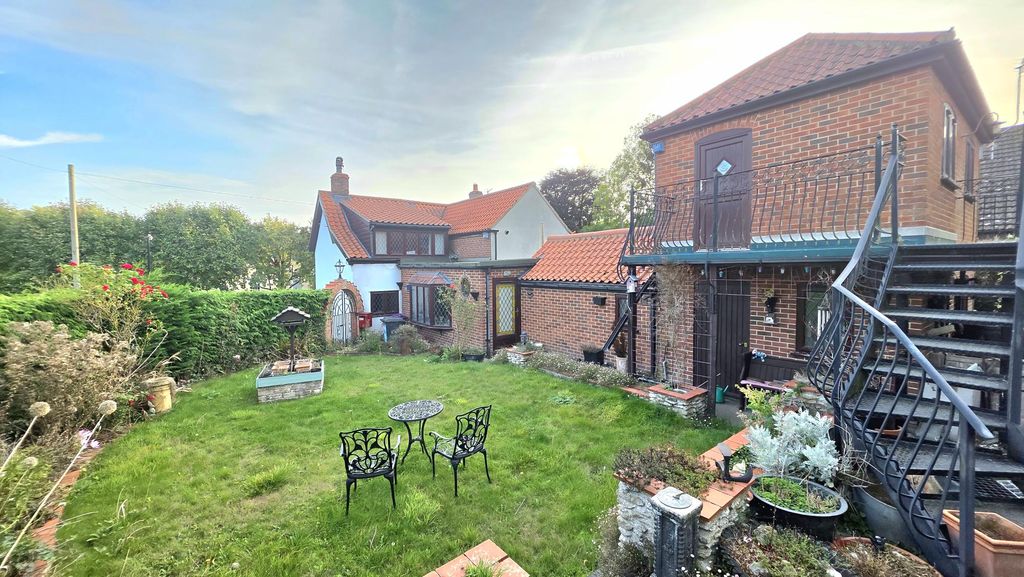 Property photo 2 of 18