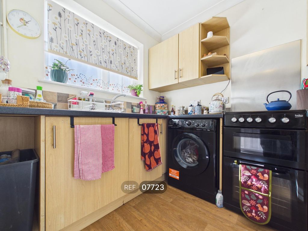 Property photo 2 of 13 Kitchen