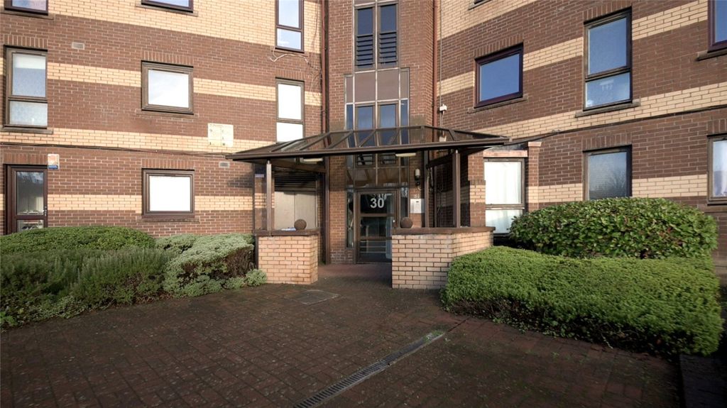 Property photo 3 of 32 Picture No. 18