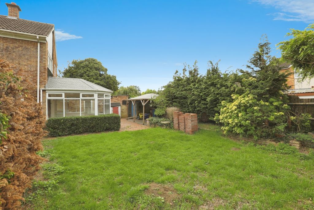 Property photo 3 of 19 Photo