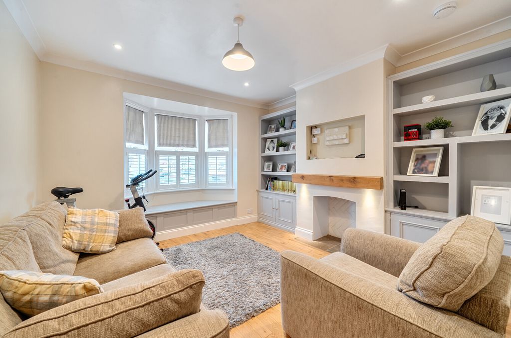 Property photo 2 of 19 1387846-7-693c124...