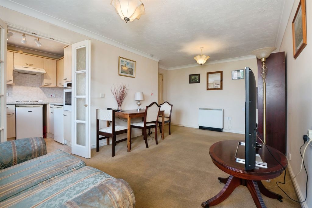 Property photo 3 of 14