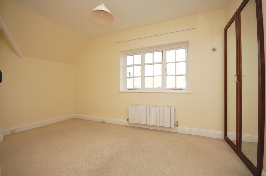 Property photo 3 of 7 Bedroom 1