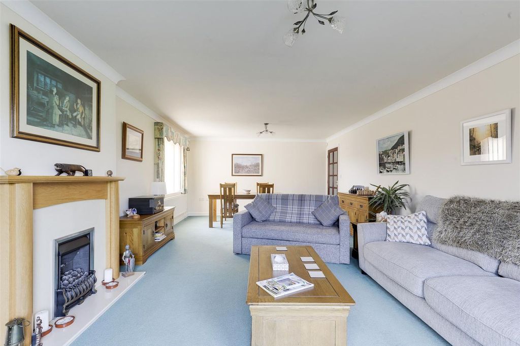 Property photo 3 of 21