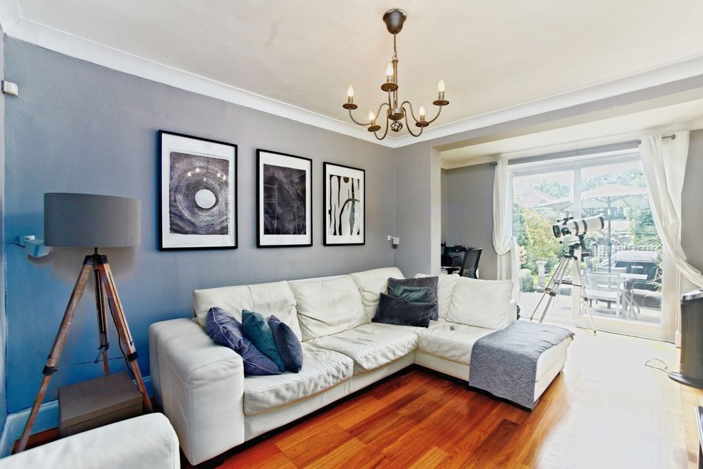 Property photo 3 of 20 Pbox-Img.Jpg