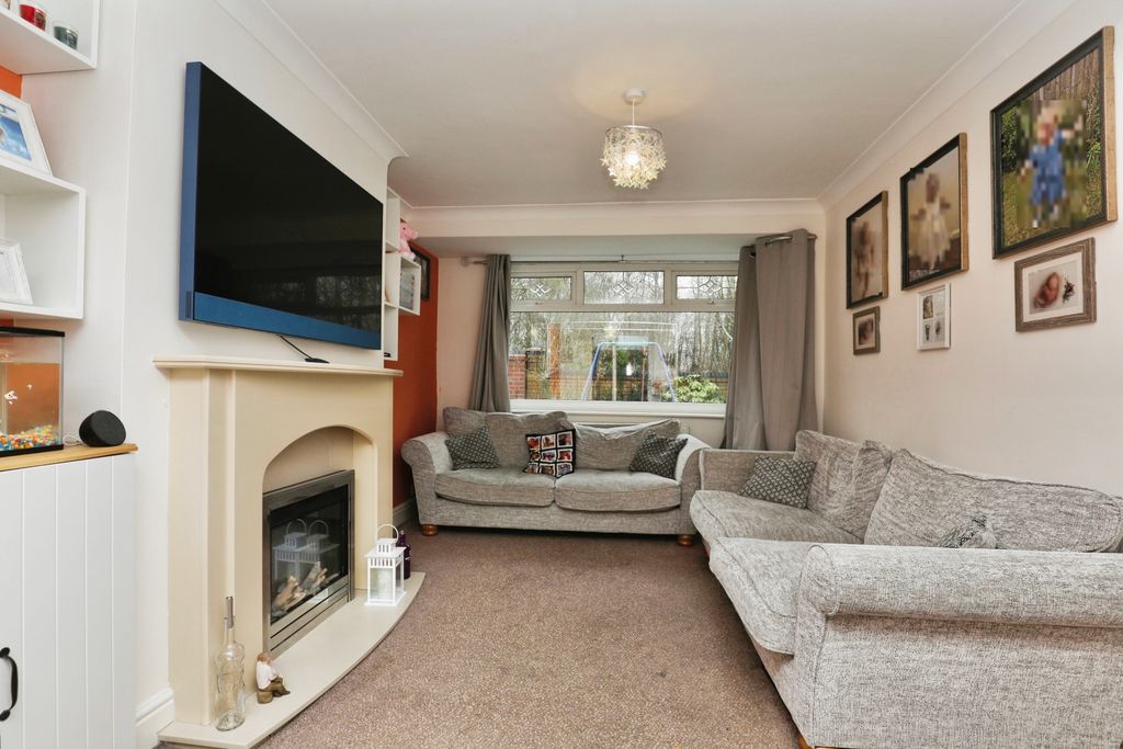 Property photo 3 of 15 Living Room