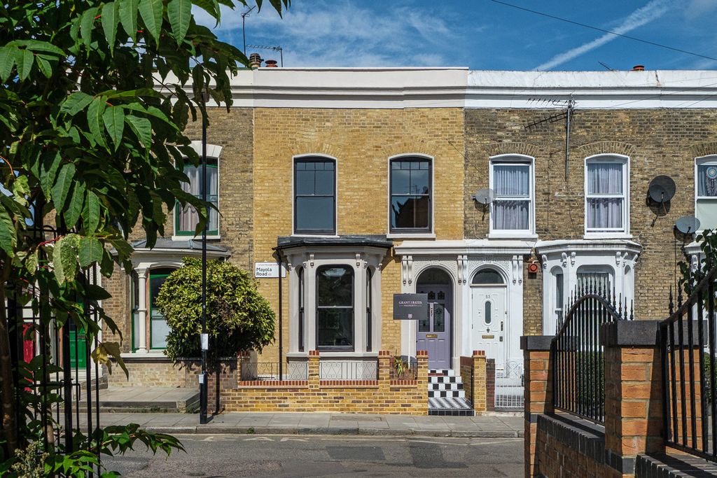 Property photo 1 of 30