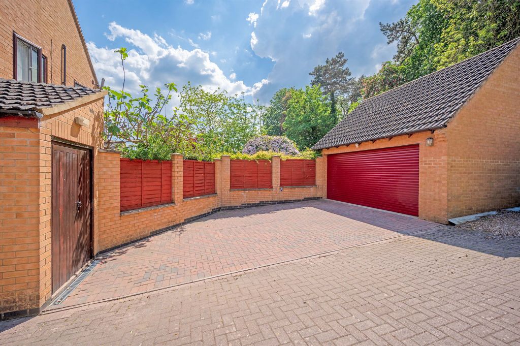Property photo 2 of 18