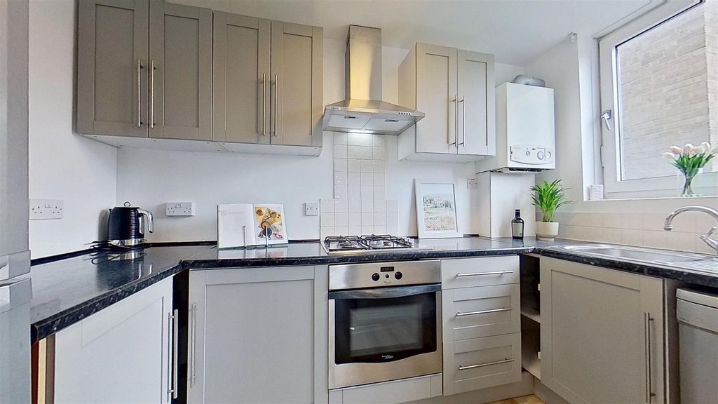 Property photo 2 of 16 4-Kinsdown-Court-Bolingbroke-Grove-03252026_084717