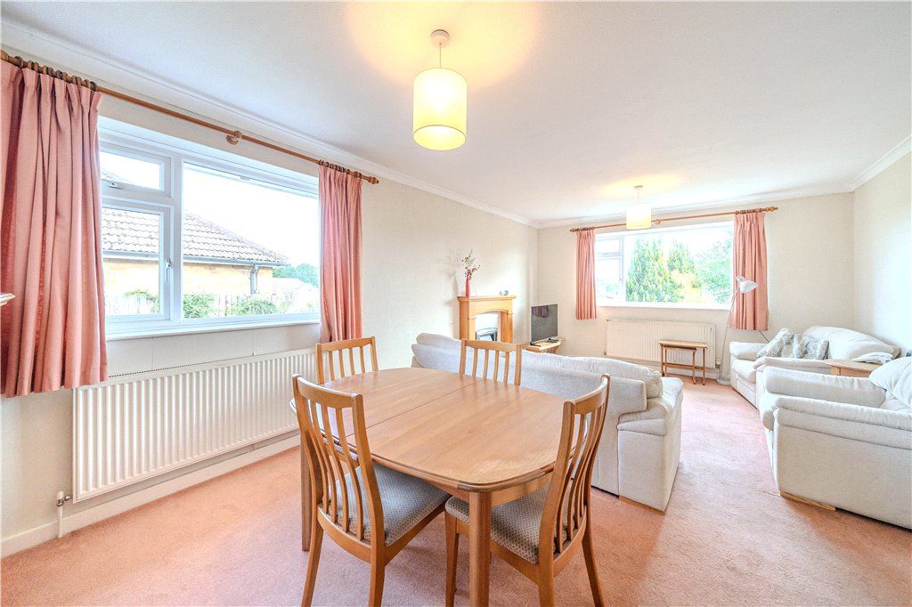 Property photo 3 of 17 Dining Area