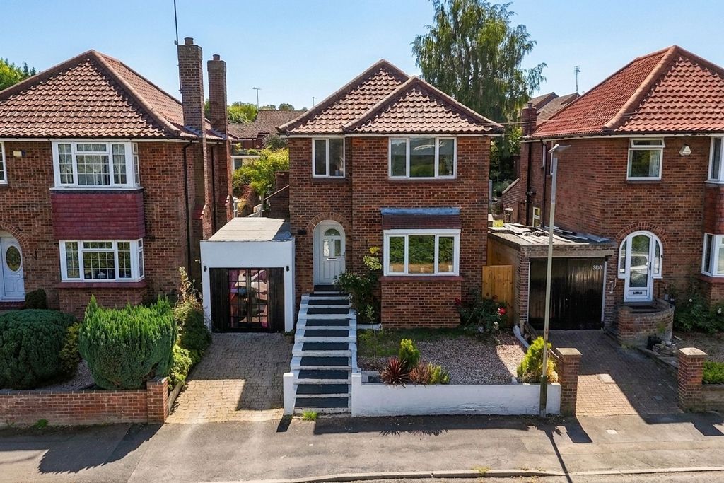 Property photo 1 of 27