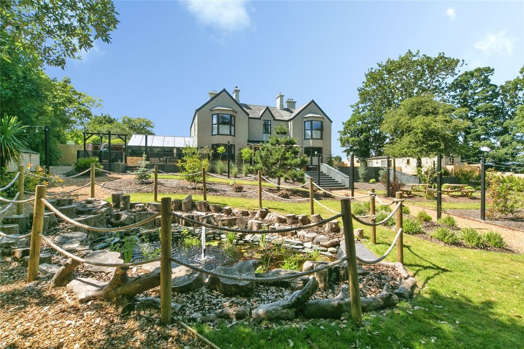 Property photo 1 of 46 Picture No. 36