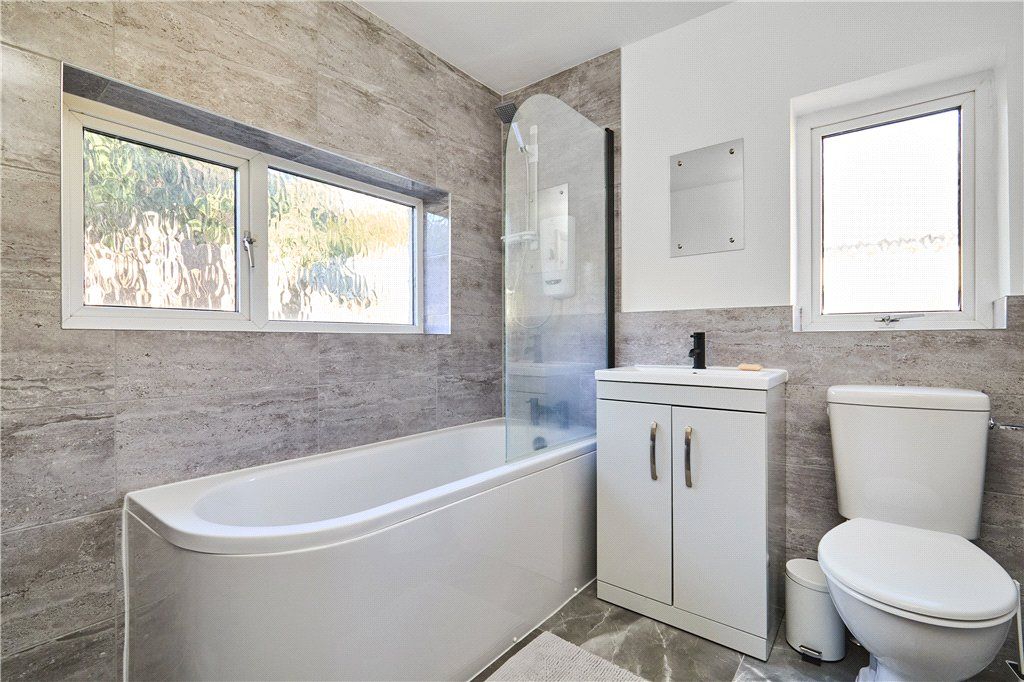 Property photo 3 of 14 Bathroom