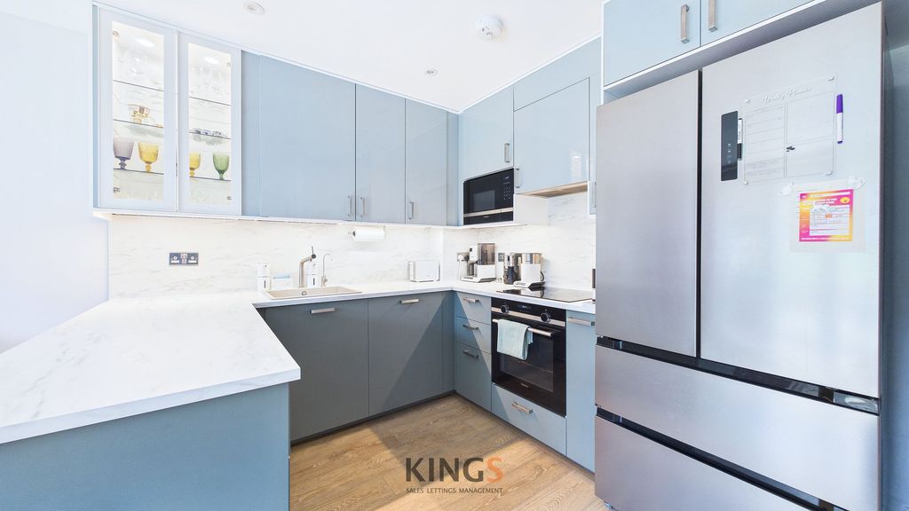 Property photo 3 of 29 Kitchen