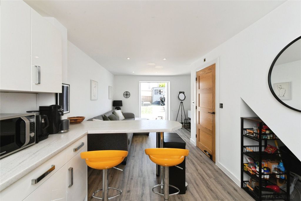 Property photo 1 of 14 Picture No. 08