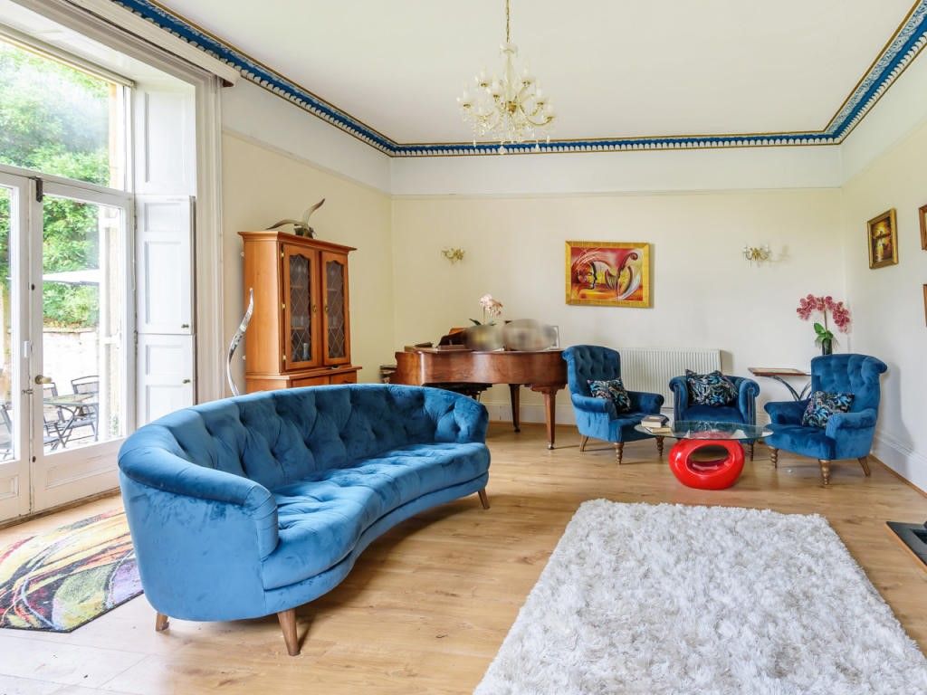 Property photo 3 of 12