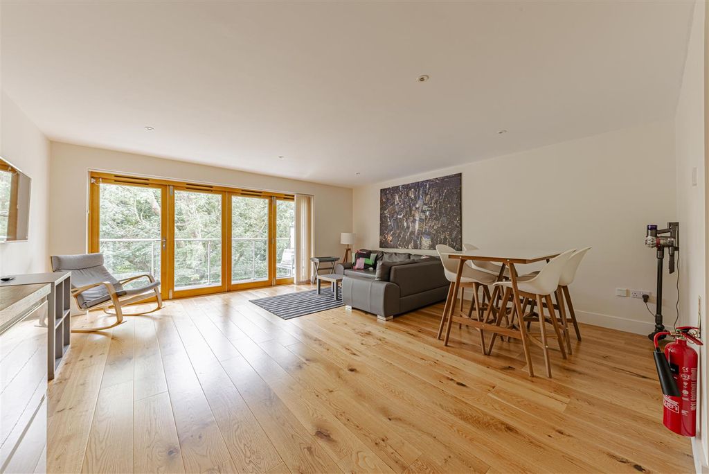 Property photo 2 of 22 L J Imaging-19.Jpg