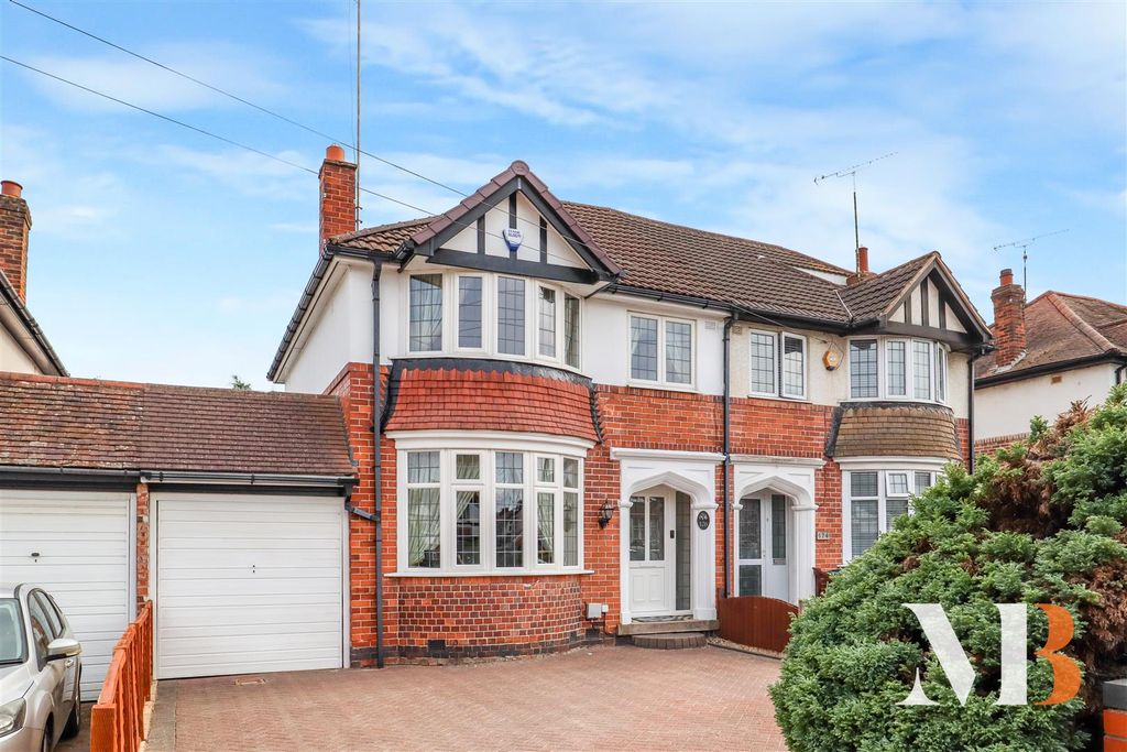 Property photo 1 of 30 Daventry-38.Jpg