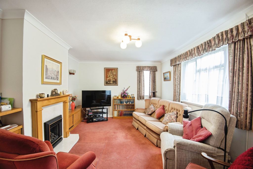 Property photo 2 of 27