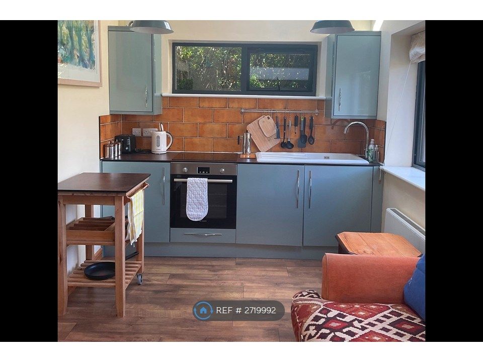 Property photo 1 of 9 Kitchen